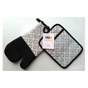 Soho Kitchen 2-Piece Neoprene Oven Mitt and Pot Holder Set